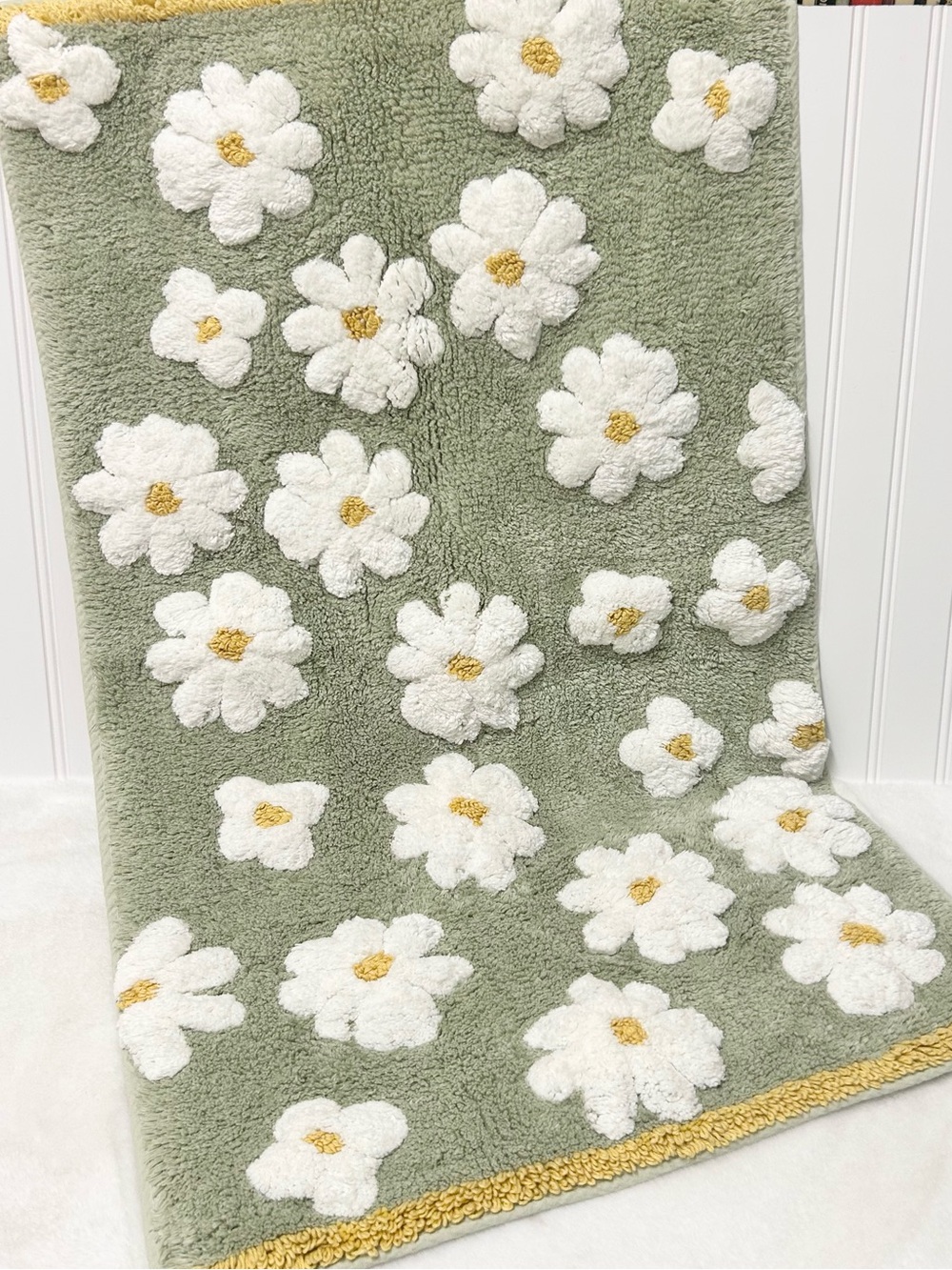 West Elm Kids Daisy Shaggy Bath Mat